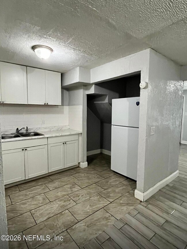 Photo - 4413 Moncrief Rd W