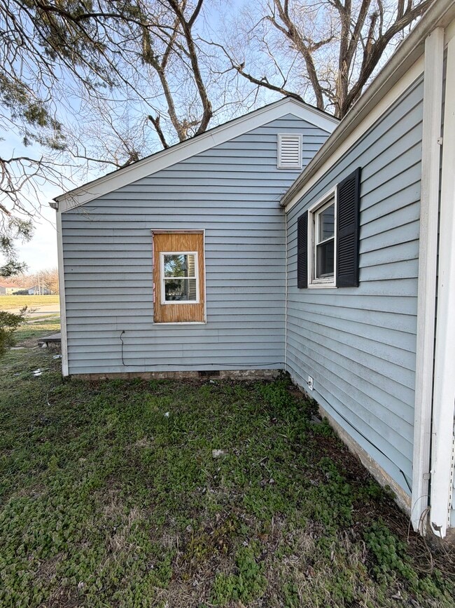 Photo - 730 N 74th St