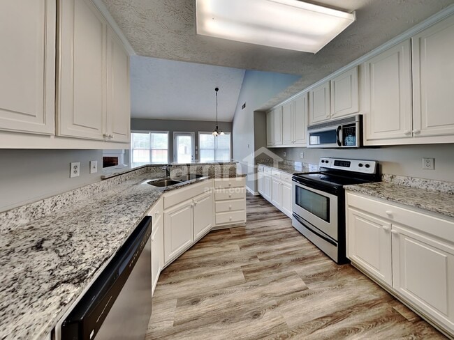Photo - 2025 Graybrook Dr