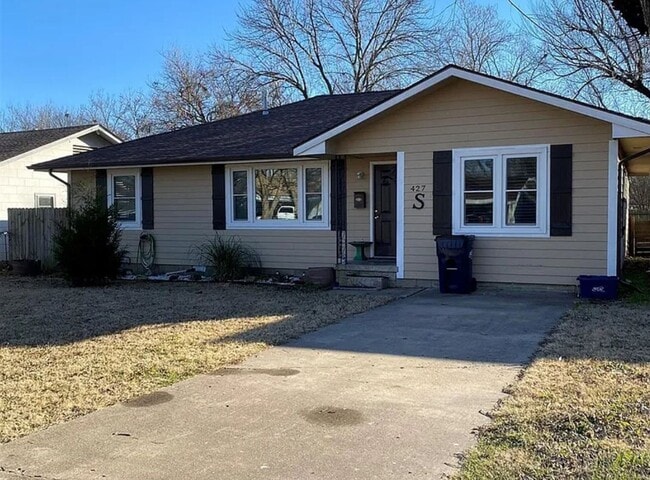 Building Photo - Now Available! Rental
