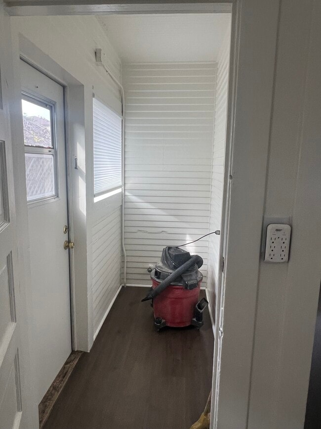 Photo - 640 W 16th St Unit 2