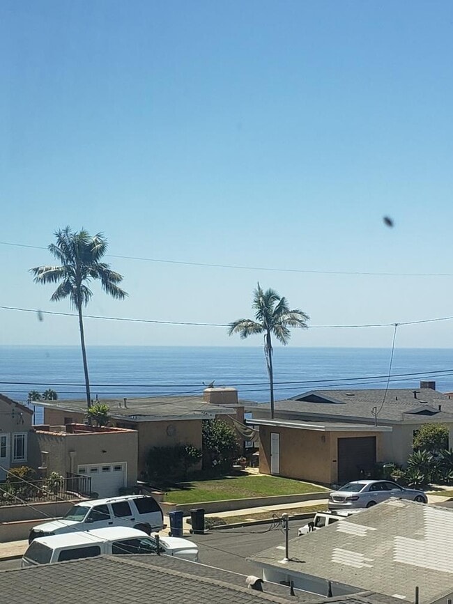 Photo - 1324 W 35th St