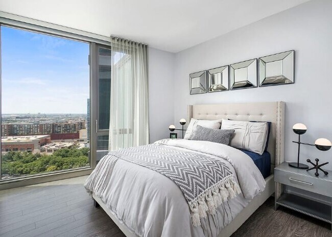 Photo - 1111 S State St Unidad 908