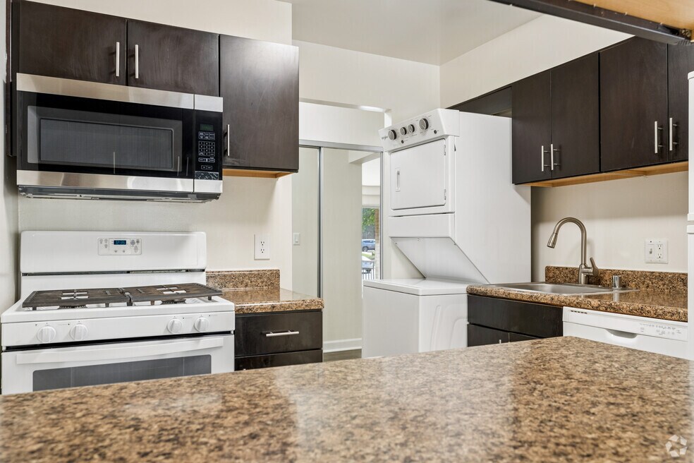 1BR, 1BA - 835AF - Kitchen