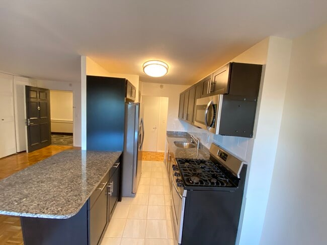 Open Kitchen - 185 Freeman St Unit 749