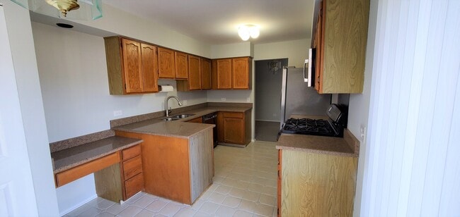 Photo - 1406 Clairmont Ct Unit 1406 Clairmont Ct