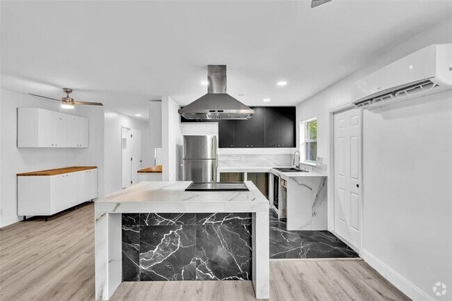 Building Photo - 1517 NW 8th Ave Unit 1517 Rental
