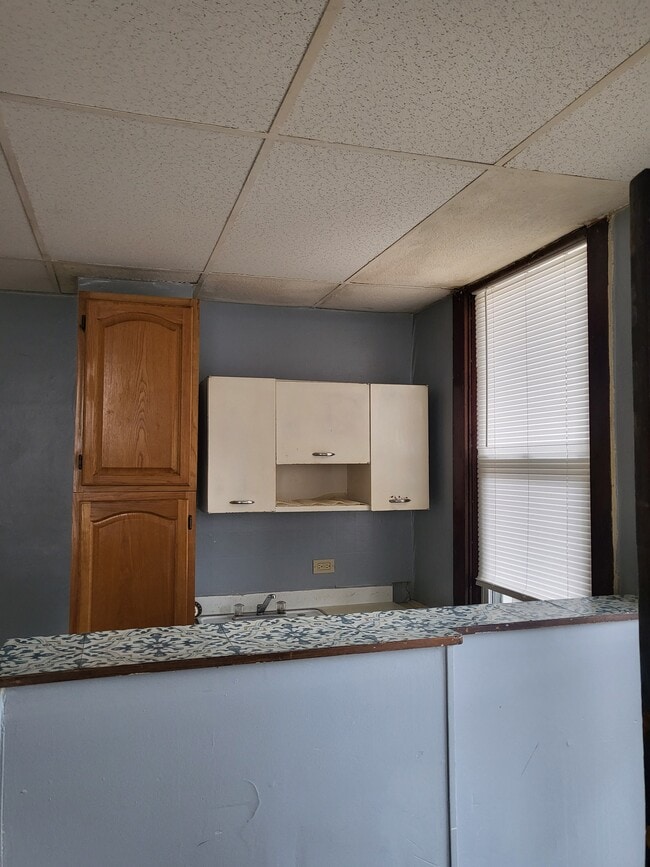 Building Photo - 653 Duss Ave Unit Rear one