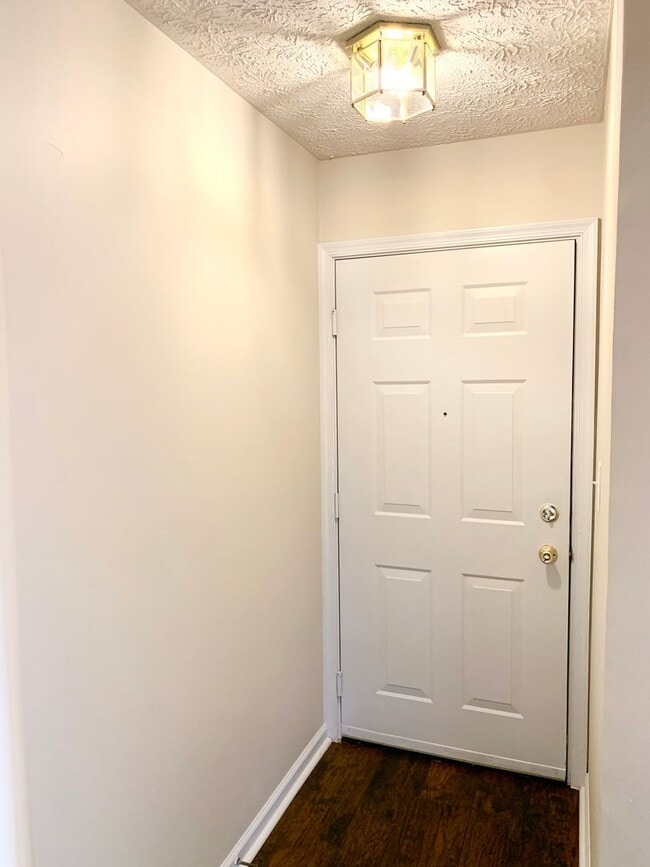 Photo - Light Filled 2bd 2bth Penthouse Condo In Piney Orchard!