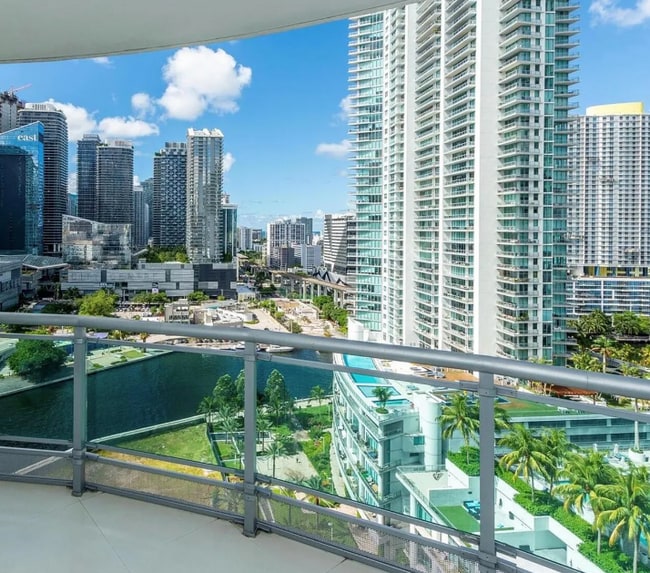 Building Photo - 350 S Miami Ave Unit 2214