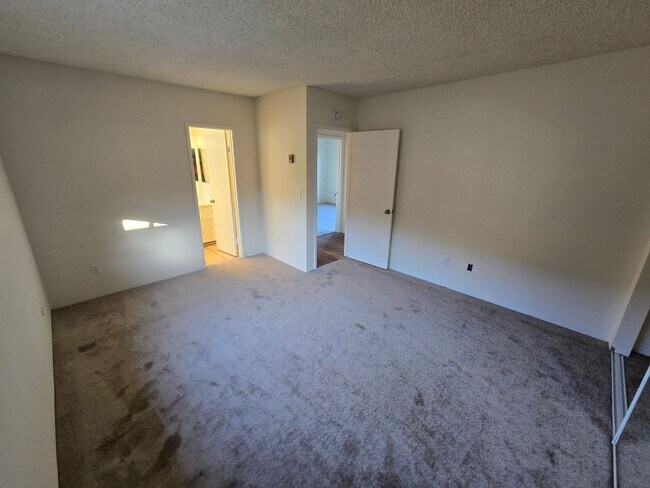 Photo - 7474-76 Armstrong Pl Unit 7476