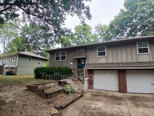 Photo - 401 SW Stoney Brook Ln