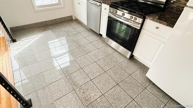 Photo - 50-21 Celtic Ave Unidad Apt 1