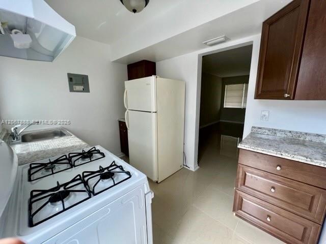Photo - 949 W Kalmia Dr