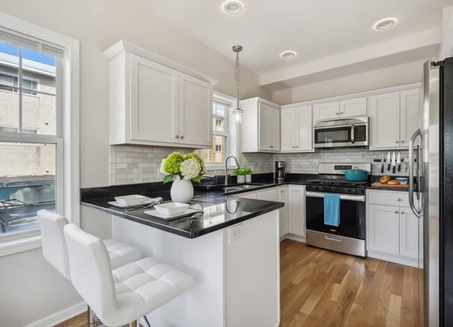 Photo - 2808 Colfax Ave South Unidad ID1250755P