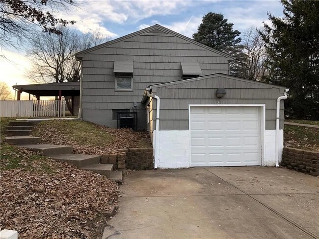 Photo - 9811 E 29 St S