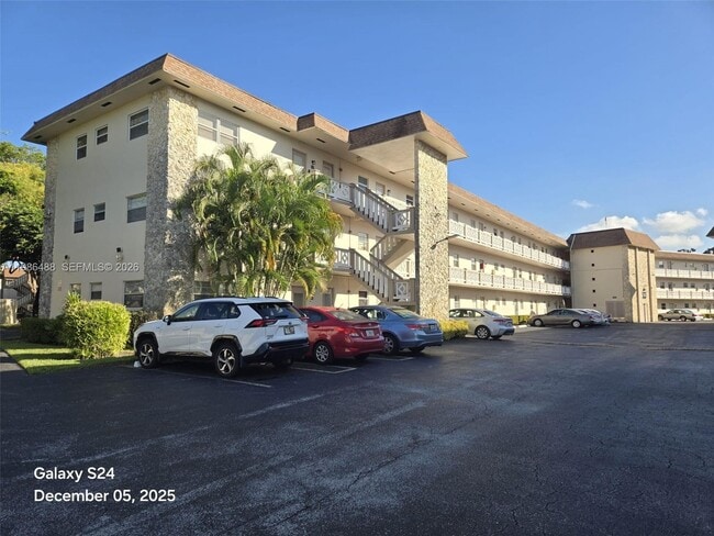 Building Photo - 5181 W Oakland Park Blvd Unit 102