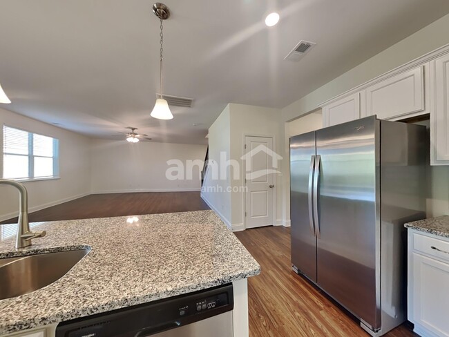 Photo - 1124 Amberly Wy