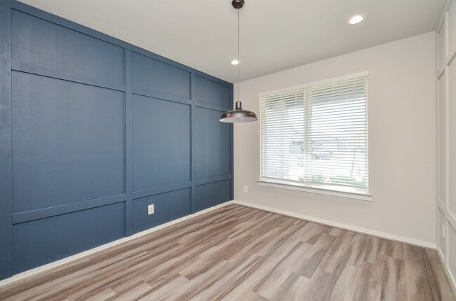 Photo - 28402 Eli Eagle St