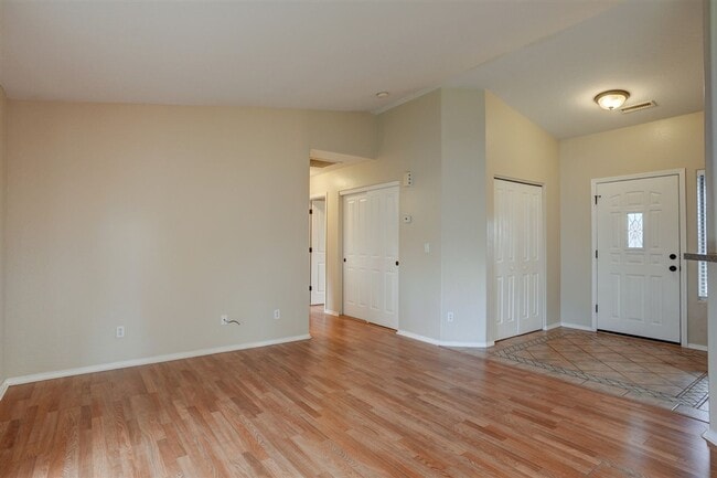 Photo - 4 Bedroom, 2 Bathroom Home in Viewpoint.