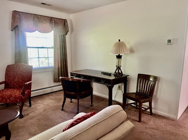 Photo - 75 Plumtree Ln