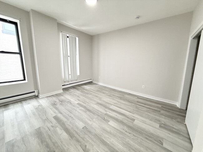 Photo - 9 Ruggles St Condo Unit 4