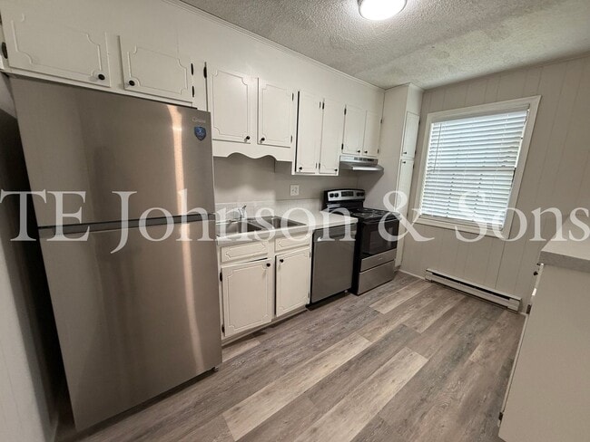 Building Photo - Cozy 1 Bedroom Unit 2550 Green Oaks B