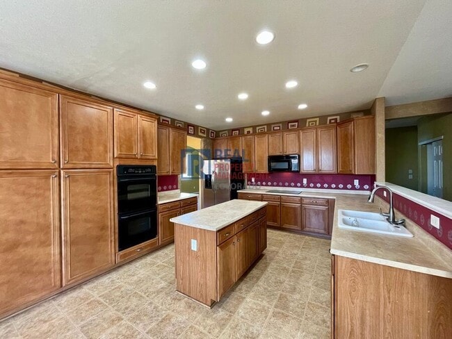 Photo - 9835 Nucla St