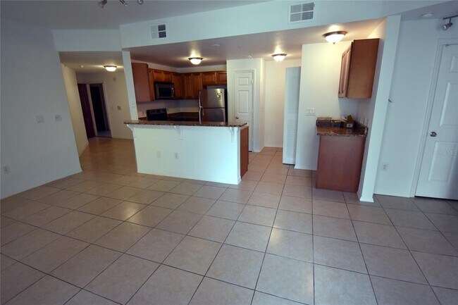 Photo - 2000 Erving Cir Unidad 208