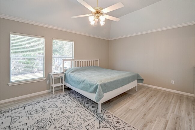 Photo - 1107 Parkhaven Ln