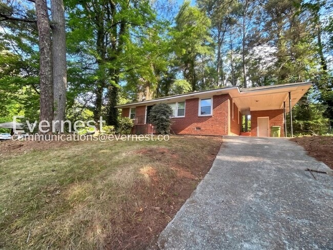 Photo - 386 Lindsey Dr SE