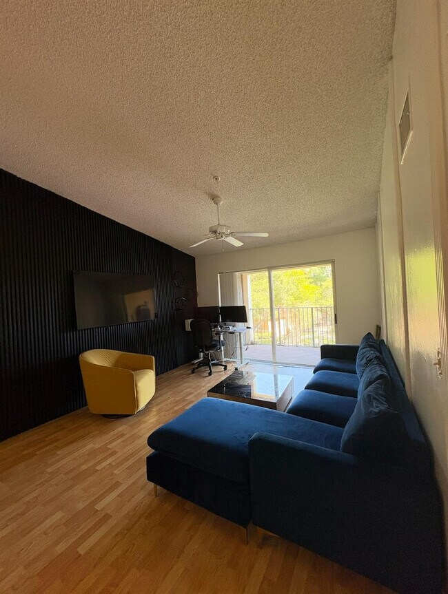 Photo - 4808 State Rd Unit 304