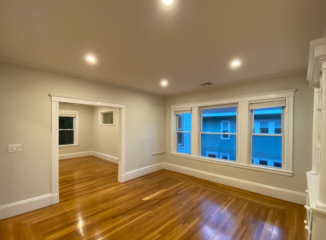 Photo - 26 Playstead Rd Unit 2