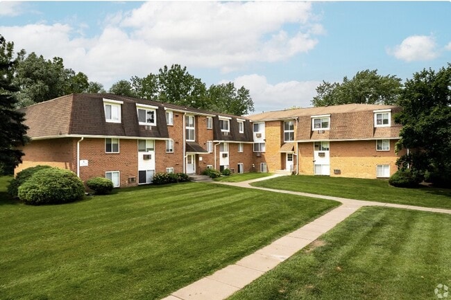 Willowbrooke Apartments & Townhomes