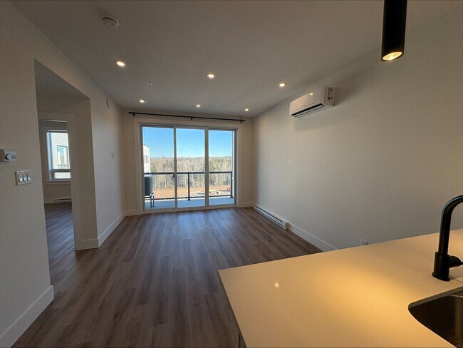 Photo - 1035 Melanson Rd Unité 606