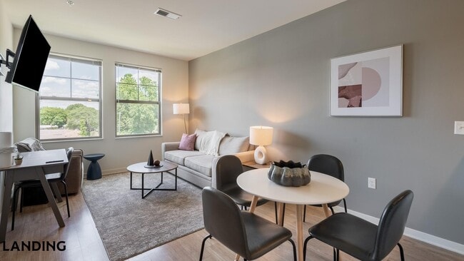 Photo - 2017 Brook Rd Unit 305