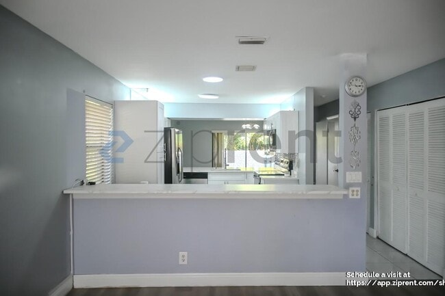 Photo - 9761 Riverside Dr