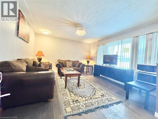 Photo - 265 Glenridge Dr