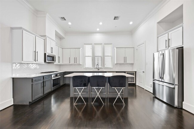 Photo - 1104 Thompson St