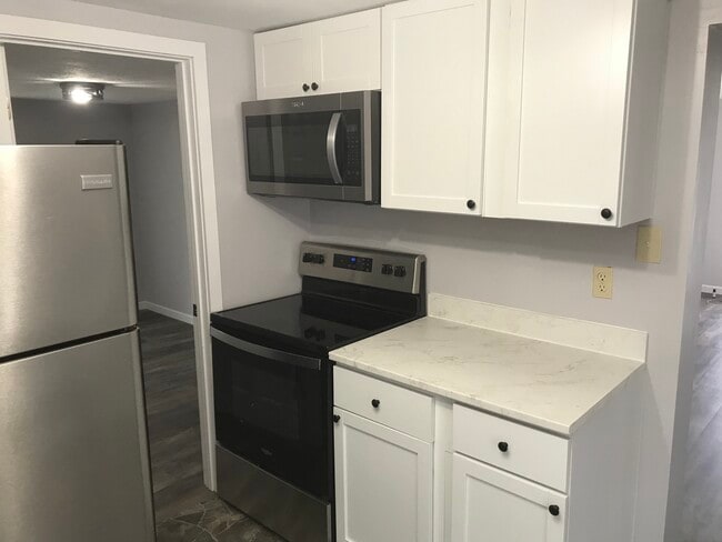 Building Photo - 114 Henry Ave Rental