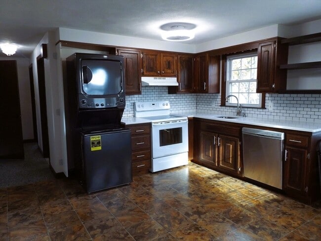 Photo - 28 Greenwich St Unit #2