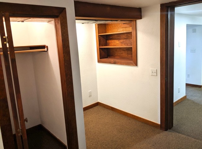 Building Photo - 3903 Meridian Ave N Unit NA