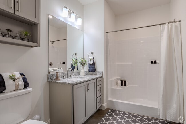 1BR, 1BA - 647SF A1A - Bathroom