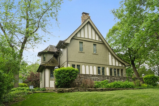 Photo - 2023-2027 W 108th Pl