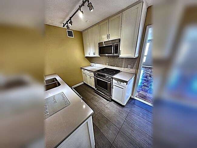 Photo - 77 Pond Ave Unit 1001