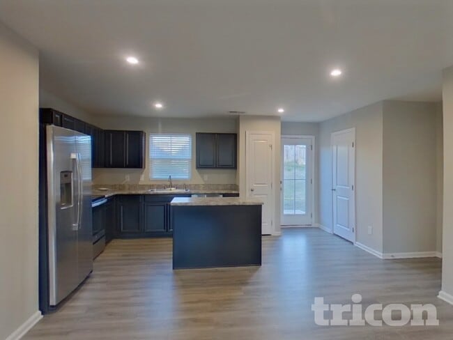 Photo - 467 Hobson Wy