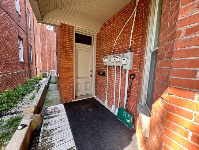 Photo - 218 S Market St Unidad Apt 102