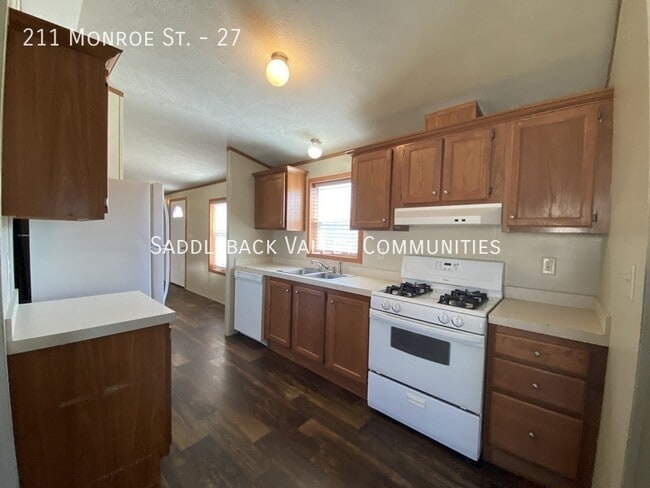 Photo - 211 Monroe St