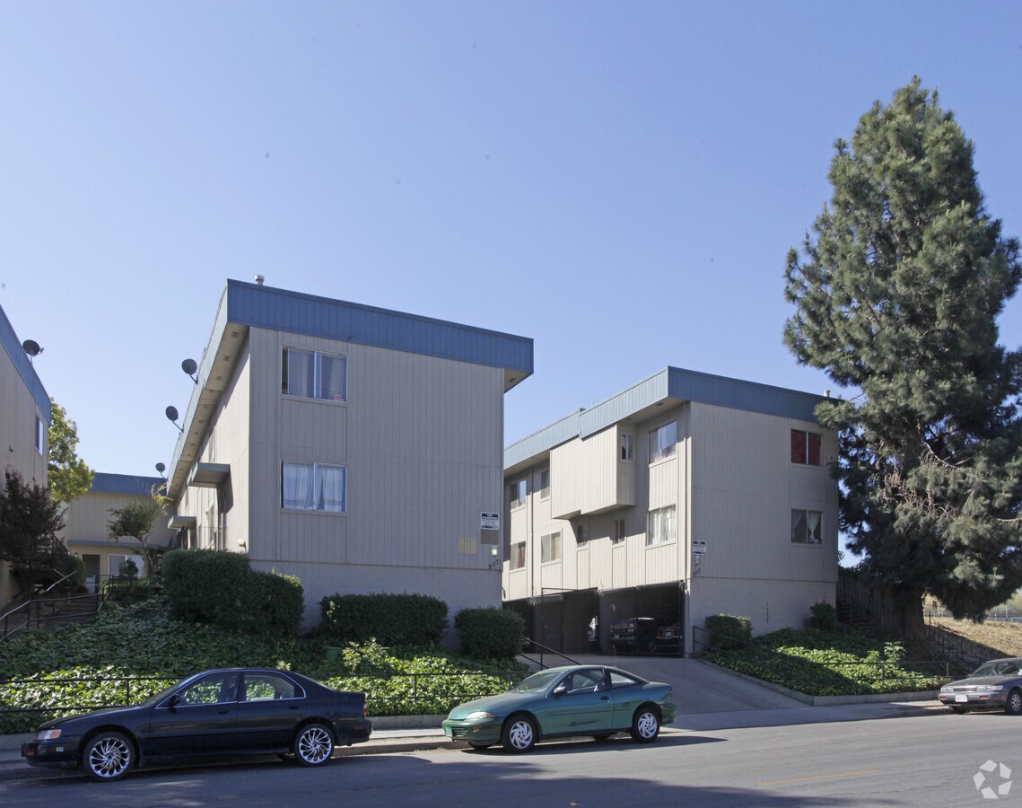 Photo - Acosta Plaza Apartments