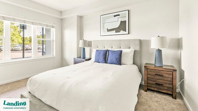 Building Photo - 11505 NE Yacht Harbor Dr